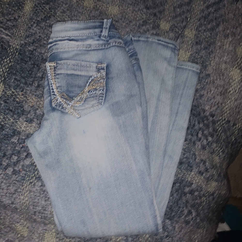 Mossimo Supply Co Women’s Jean Size 7. 5 Pocket Watch and Back Pocket Designs.